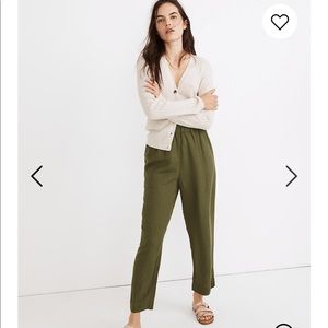 Pull-On Cropped Pants